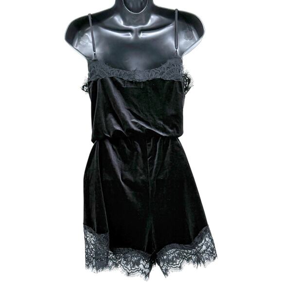 Lioness Black Velvet Lace Spaghetti Strap Romper Size Small - Picture 8 of 10